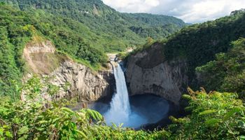 Najwyższy wodospad w Ekwadorze po prostu zniknął. Po kaskadzie wody został smętny strumyczek