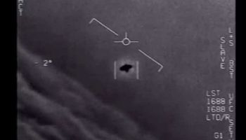 Pentagon oficjalnie odtajnił i opublikował trzy materiały filmowe o UFO