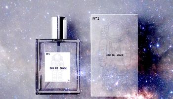 Jak pachnie przestrzeń kosmiczna? Powstał flakonik perfum Eau de Space o zapachu kosmosu