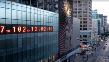Wielki zegar w Nowym Jorku odlicza czas, który pozostał nam, by zapobiec katastrofie klimatycznej