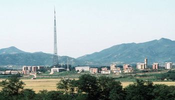 Wewnątrz Kijong-dong, propagandowej „Wioski Pokoju” na granicy Korei Północnej i Południowej