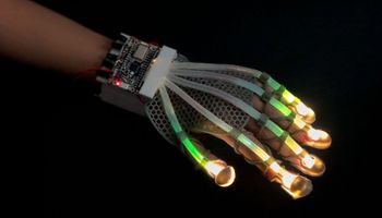 Zespół opracował rękawiczkę, która umożliwi ci dotykanie przedmiotów w wirtualnej rzeczywistości