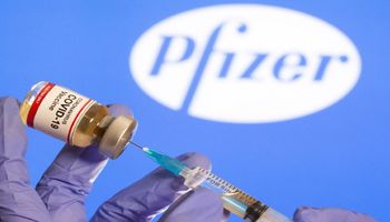 Co znajduje się w szczepionce przeciw COVID-19 firmy Pfizer? Opublikowano pełną listę składników