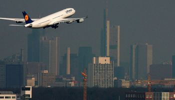 Lufthansa obsługuje 18000 lotów bez pasażerów i zupełnie niepotrzebnie zanieczyszcza środowisko