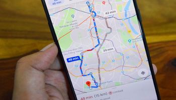 Google tymczasowo wyłącza dane o ruchu na żywo w Mapach Google na Ukrainie