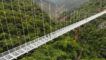 Kolejna rekordowa atrakcja. W Wietnamie powstał najdłuższy szklany most na świecie
