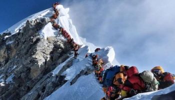 Szokująca rzeczywistość na Mount Evereście. Jak wyglądają Himalaje w 2022 roku?
