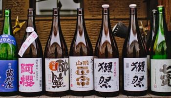 Viva Sake! Japonia ogłosiła konkurs, który zachęca młodych ludzi do spożywania alkoholu