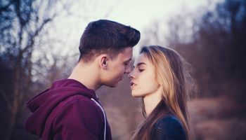 Jak pocałować dziewczynę, by jej nie spłoszyć?