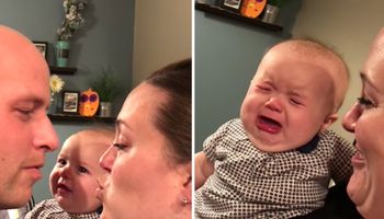 To zazdrosne dziecko wpada w histeryczny płacz, gdy tylko rodzice dają sobie buziaka na jego oczach