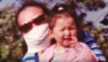 Mąż zmasakrował jej twarz, którą przez 12 lat ukrywała pod maską. W końcu ujawniła swoją tajemnicę