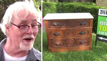 Mężczyzna kupił 125-letnią komodę za 400 zł. Na dnie ostatniej szuflady przypadkowo odkrywa skrytkę