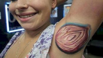 14 tragicznych tatuaży, których właściciele powinni szybko zastanowić się nad ich pozbyciem