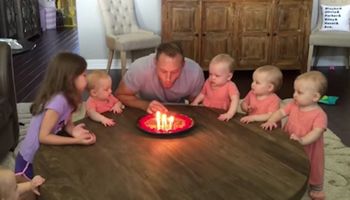 Tata dmucha urodzinowe świeczki. Chyba żaden z rodziców nie spodziewa się takiej reakcji dzieci!