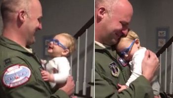 Chłopiec po raz pierwszy ma okazję zobaczyć swojego tatę po tym, jak dostał okulary