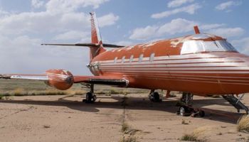Samolot Elvisa Presleya został wystawiony na sprzedaż! Jego wnętrze jest oszałamiające
