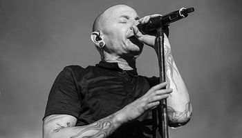 Chester Bennington nie żyje. Lider zespołu Linkin Park powiesił się w swoim domu