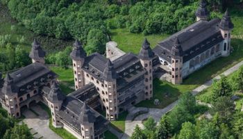 Najmłodszy zamek w Europie znajduje się w Polsce! Jego historia skrywa zaskakującą tajemnicę