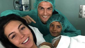 Ronaldo po raz kolejny w tym roku został tatą. Opublikował zdjęcie swojej nowo narodzonej córki