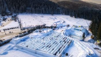 Największy śnieżny labirynt na świecie znajduje się w Zakopanem. Przyciąga tłumy turystów
