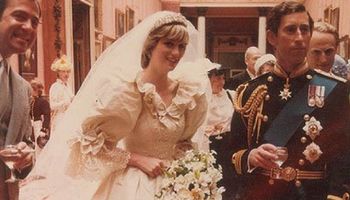 13 wyjątkowych zdjęć ze ślubu księżnej Diany, które do tej pory nie były publikowane
