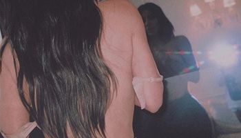 Kim Kardashian pozowała topless do zdjęcia. Poruszenie wywołała osoba, która je wykonała