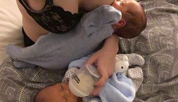 19-letnia mama opublikowała swoje nagie zdjęcie 4 miesiące po porodzie bliźniąt