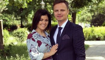 Katarzyna Cichopek i Marcin Hakiel już po komunii syna. Stylizacja aktorki była żywo komentowana
