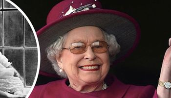 Królowa Elżbieta od 66 lat zasiada na tronie. Jednak mało kto wie, jak wyglądała w dzieciństwie