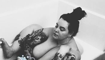 Dodała zdjęcie ze wspólnej kąpieli z synem. Wywołało burzę wśród internautów