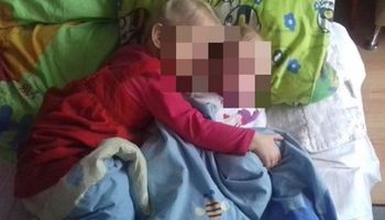 23-latka wiedziała, że partner znęca się i molestuje 3-letnią córkę i 6-miesięcznego synka