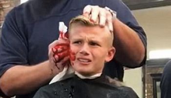 Fryzjer poinformował 10-latka, że odciął mu ucho. W oczach chłopca widać było strach