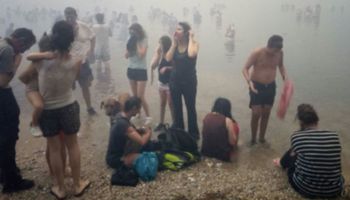 Kobieta z nieprzytomnym 6-miesięcznym synkiem przybiegła na plażę. Maluch konał na jej rękach