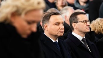 Duda siedział w piątym rzędzie na pogrzebie Adamowicza. Szczerski zajął głos w sprawie