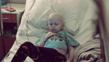Matka chorego chłopca zdradza, jak wygląda oddział onkologiczny. „Widziałam, jak wynosili ciało”