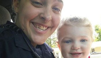Policjantka zostawiła córkę na pewną śmierć. Wszystko by współżyć z szefem