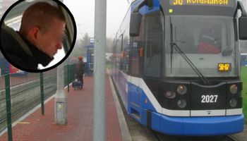 Zwrócił pasażerowi uwagę, by nie palił w tramwaju. W odpowiedzi dostał gazem pieprzowym