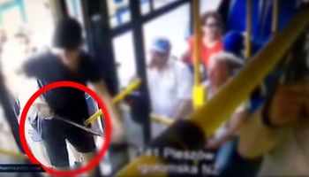 atak maczetą w autobusie w Krakowie