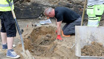 Ludzkie szczątki w dawnym warszawskim więzieniu. Były zakopane pod spacerniakami