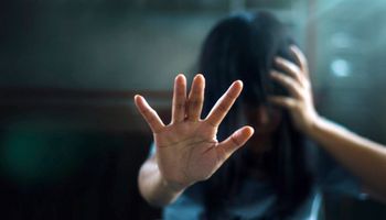 14-latka została zgwałcona. Sąd orzekł jednak, że „do gwałtu nie doszło”