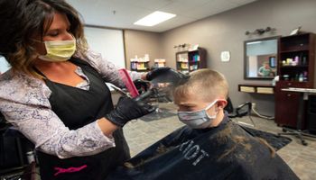 otwarcie salonów fryzjerskich i kosmetycznych