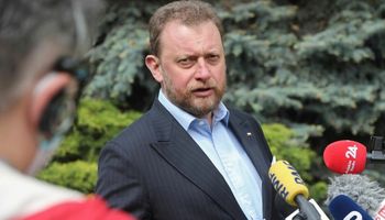 Łukasz Szumowski usprawiedliwia premiera Morawieckiego