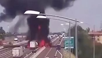 Eksplozja cysterny na autostradzie