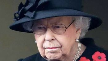 Królowa Elżbieta II wkrótce abdykuje?! Przed tym chce dać nauczkę wnukowi