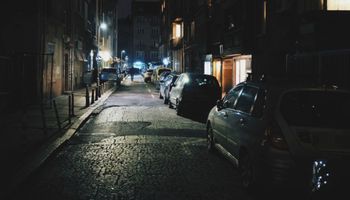 Samorządy wielu miast wyłączą światła na ulicach. Zapadnie ciemność
