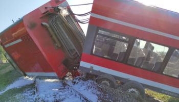 Dramatyczny wypadek w Kołbaskowie. Pociąg zderzył się z ciężarówką
