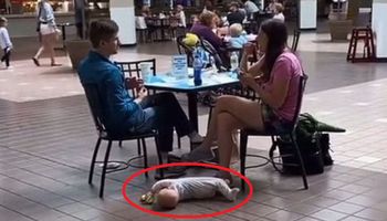 Położyli niemowlę na gołej podłodze