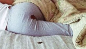Mówią stop tamponom i podpaskom. Coraz więcej kobiet publikuje zdjęcia z tzw. „free bleedingu”