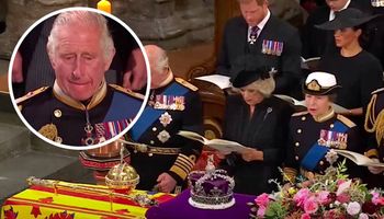 Król Karol III na pogrzebie królowej