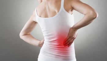 Ból pleców po prawej stronie – czym może być spowodowany?